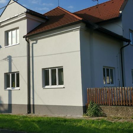 Apartmany Za Sakurou Годонін Екстер'єр фото