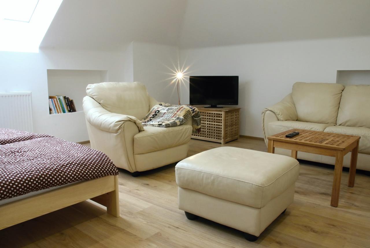 Apartmany Za Sakurou Годонін Екстер'єр фото